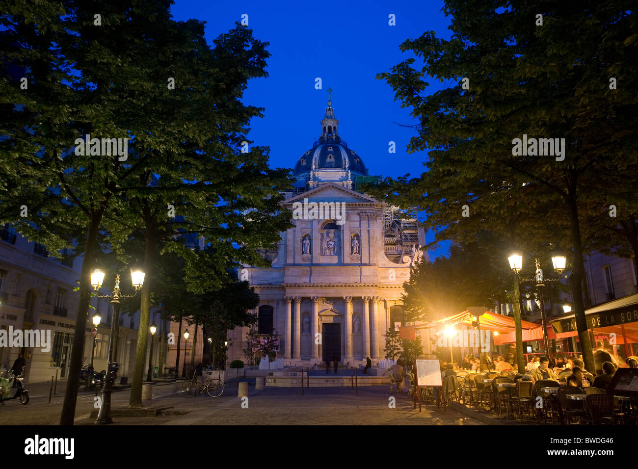 La Sorbonne dans la nuit Banque D'Images