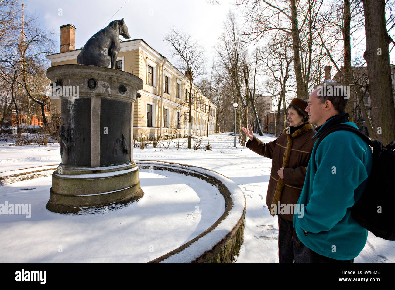 Monument à 'Ivan Pavlov's dog" à "l'Institut de médecine expérimentale' St Petersburg Russie Banque D'Images