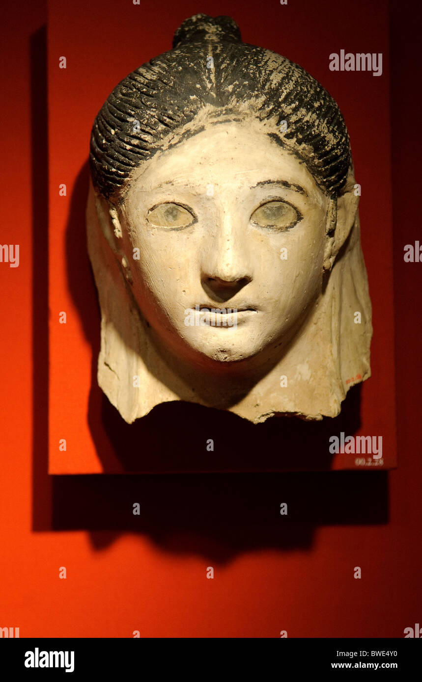 Masque d'une femme avec ses cheveux dans un petit nœud, période romaine, en l'an 150, peut-être l'Égypte, Banque D'Images