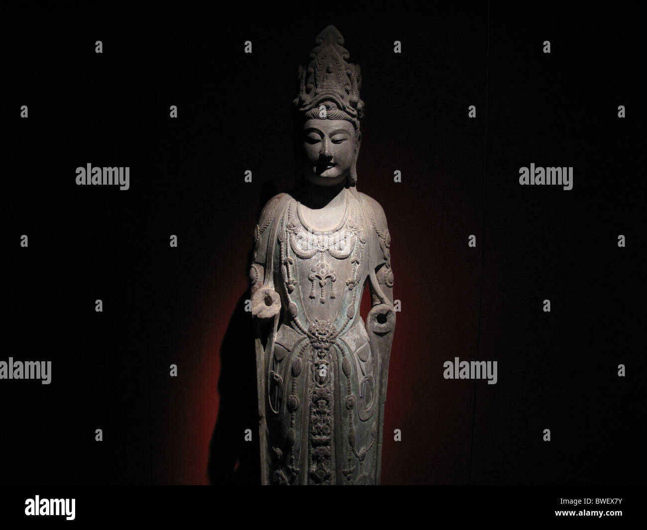Bodhisattva Avalokitesvara en pierre, 581 AD, Musée de Shanghai, Chine. Banque D'Images