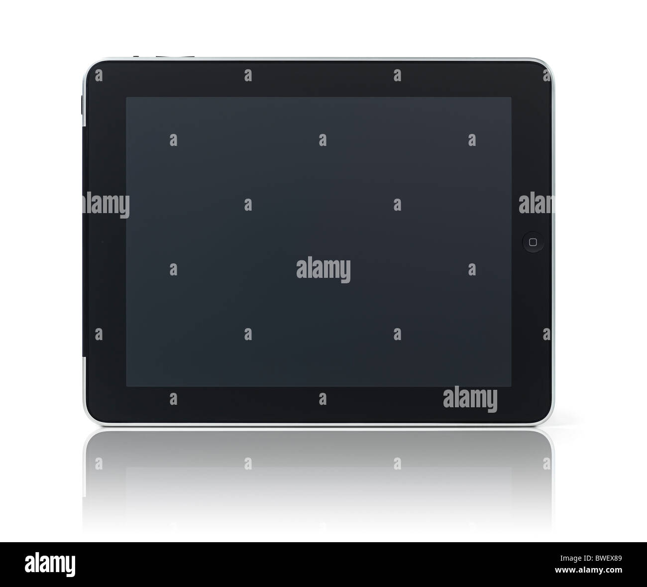 Apple iPad 3G tablet computer avec écran vierge debout sur le côté isolé sur fond blanc avec clipping path Banque D'Images