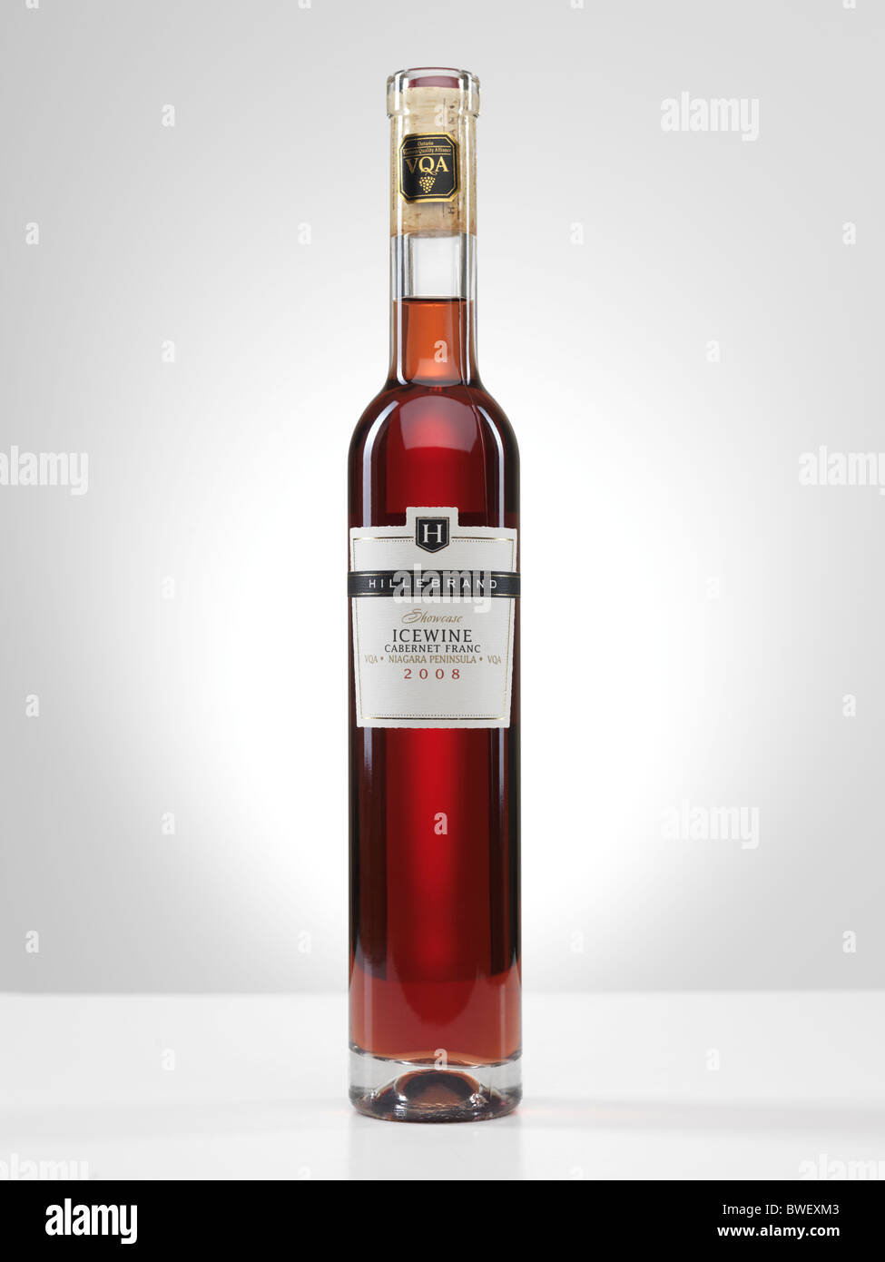 Bouteille de Vin Rouge Cabernet Franc faites par Hillebrand à Niagara-on-the-Lake, région de Niagara Falls, Ontario, Canada. Isolé Banque D'Images