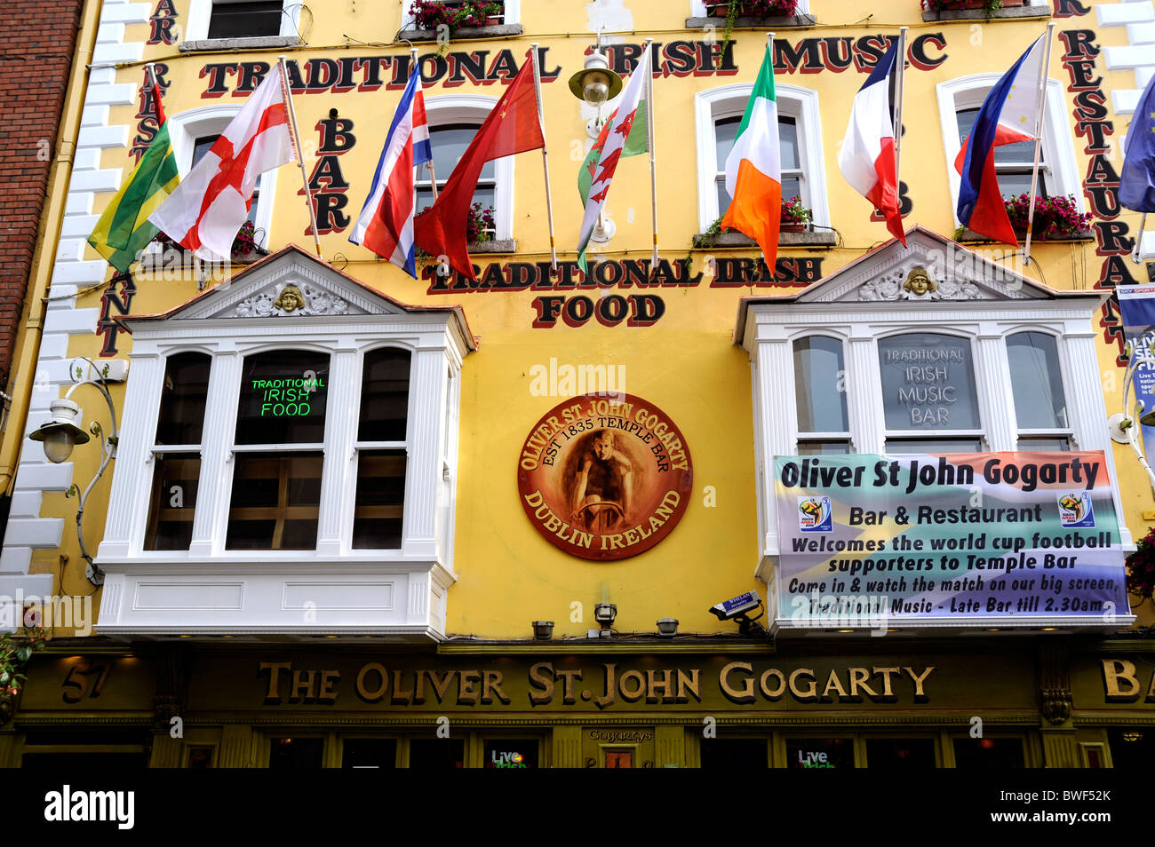 Le Half-penny Bridge Pub à Temple Bar, Dublin, Irlande Banque D'Images