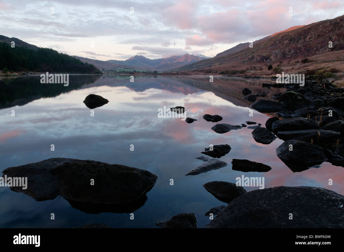 Snowdon Horseshoe Llynnau Mymbyr de sunrise Banque D'Images