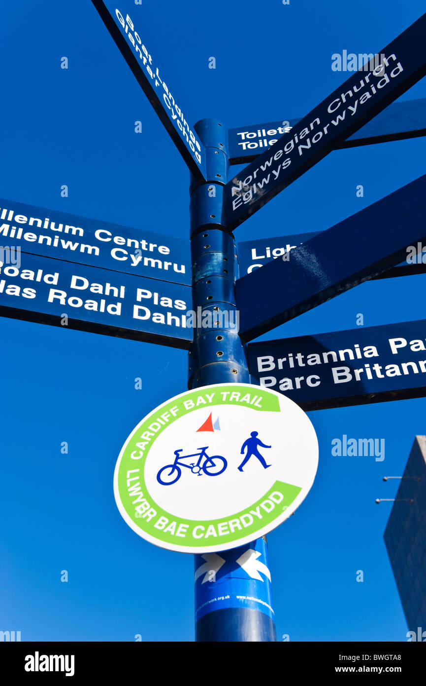 Cardiff Bay Trail signe sur panneau pour la marche et le vélo route autour de la Nouvelle-Galles du Sud Cardiff Bay Banque D'Images