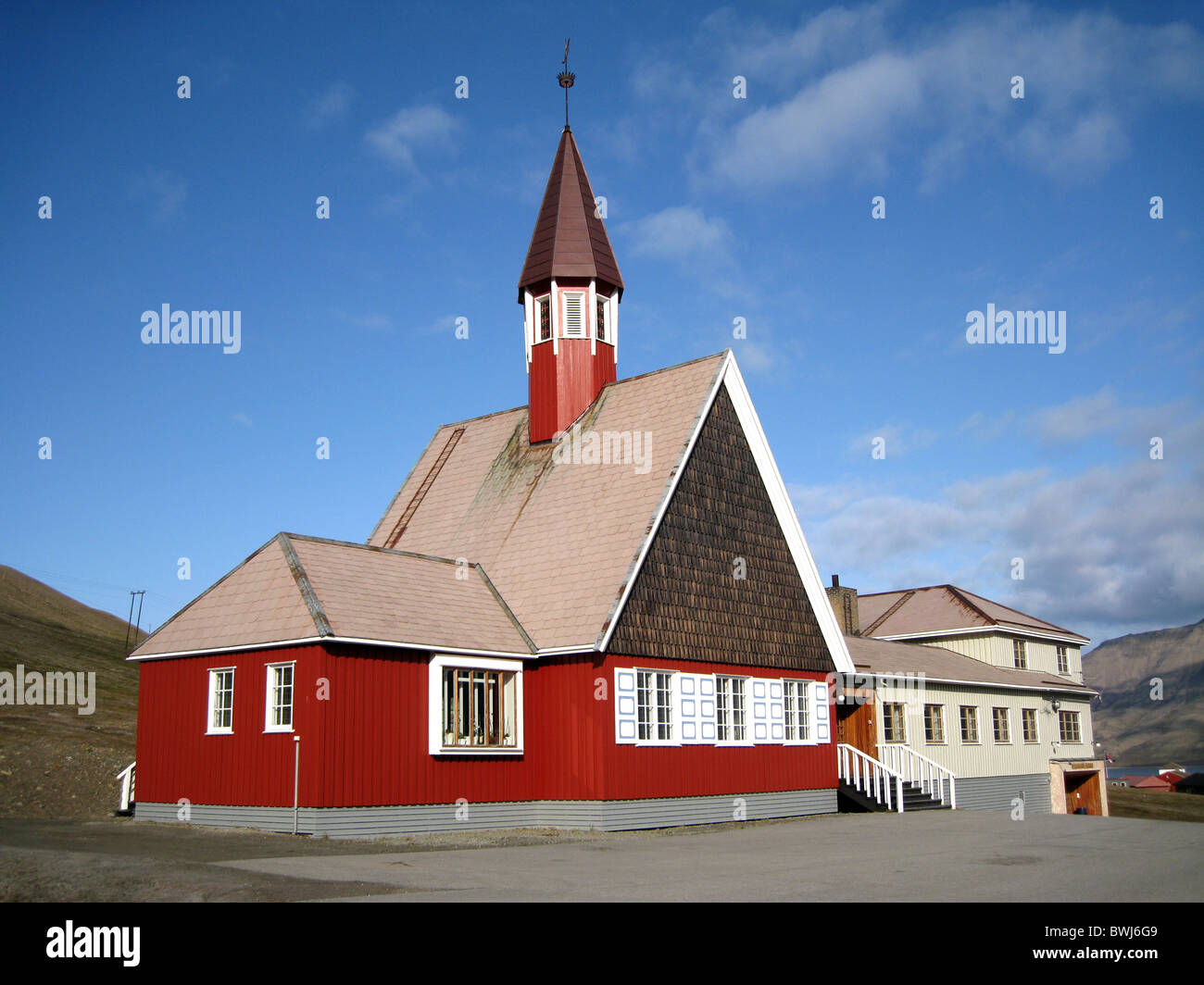 Église de Longyearbyen, l'Organisation mondiale de l'église la plus au nord. Longyearbyen, archipel du Svalbard, Norvège. Banque D'Images