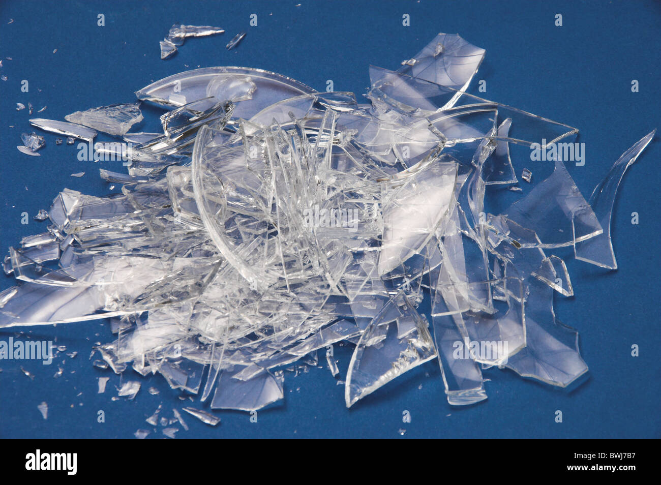 Tessons de verre cassé verre écharde de verre de verre cassée symbole  splinter Photo Stock - Alamy