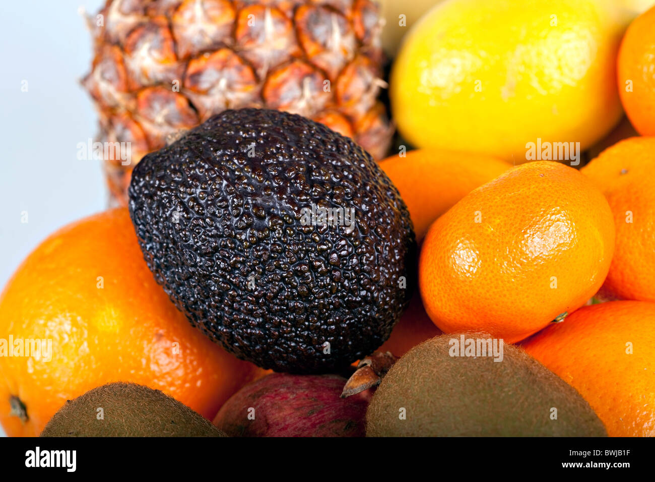 De nombreux fruits tropicaux Banque D'Images