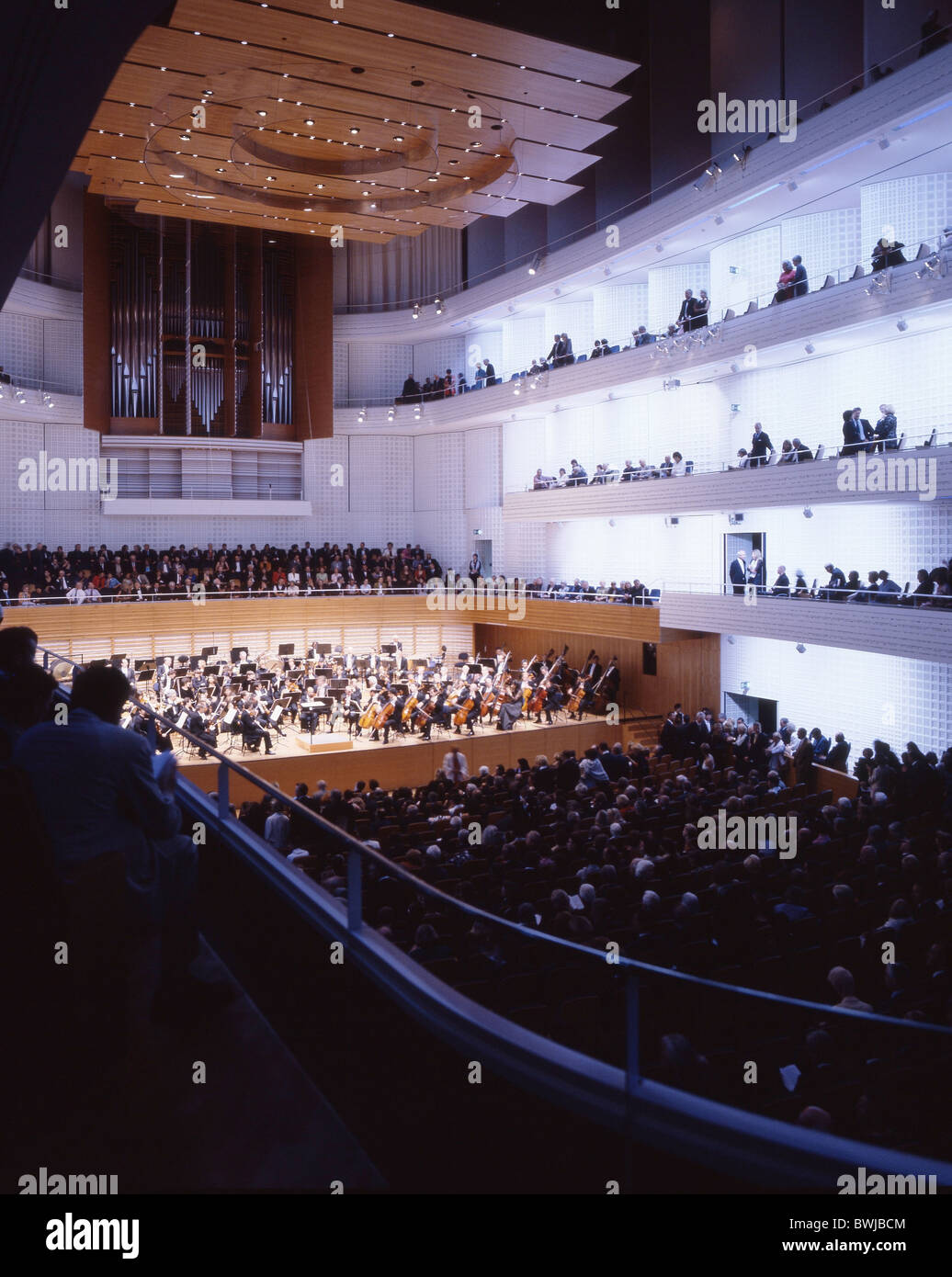 Centre des congrès de la culture KKL Lucerne à l'intérieur les concerts de  l'orchestre classique arrangement musique auditeur visito Photo Stock -  Alamy