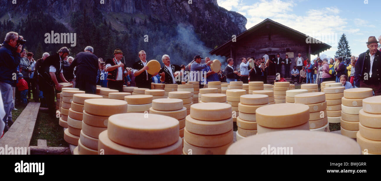 Chasteilet Justistal alpages fromage tradition folklore tradition personnalisé Berne Justistal distribution Banque D'Images