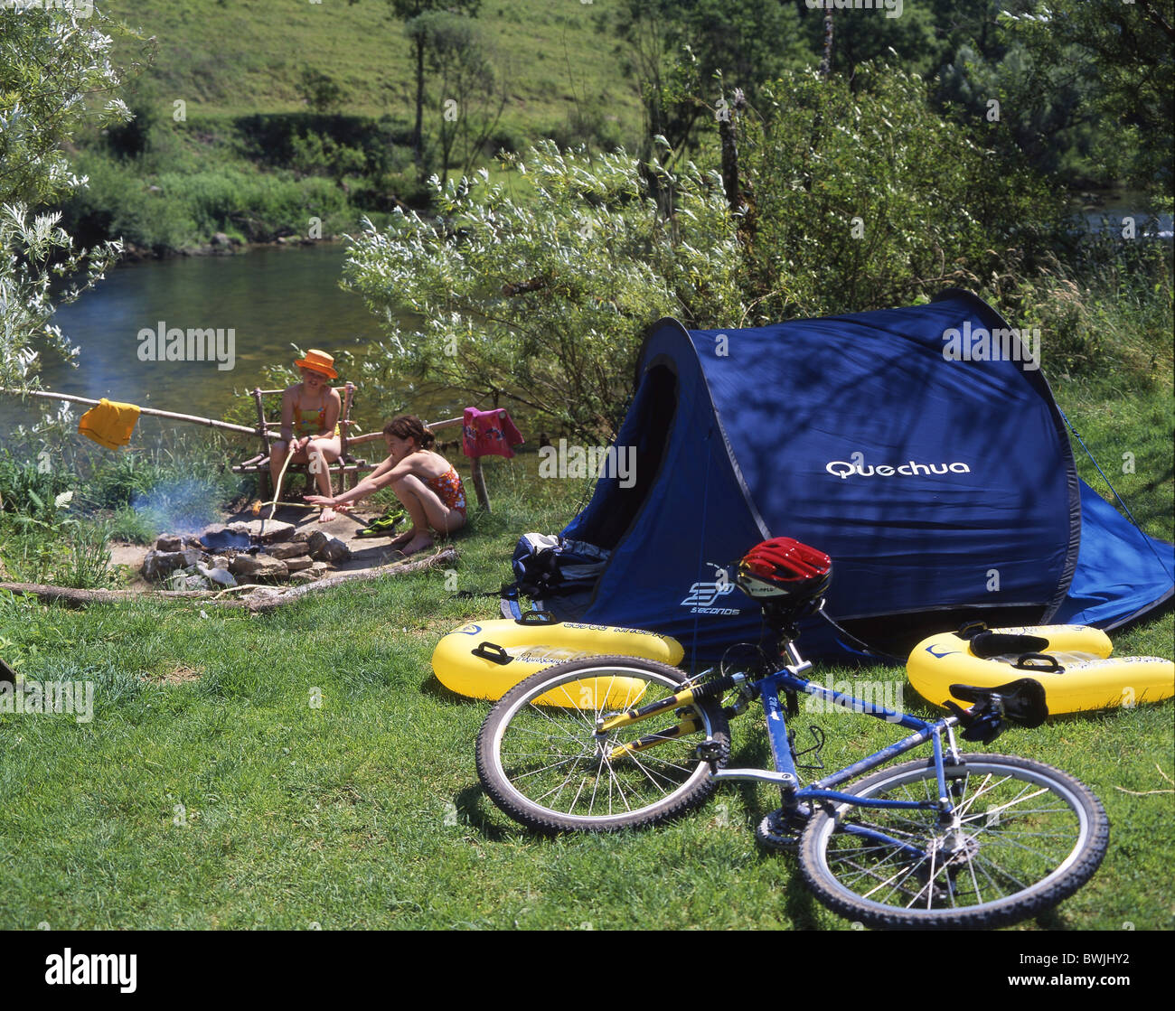 Camp de tentes Tente Camp camping Camp enfants famille barbecue