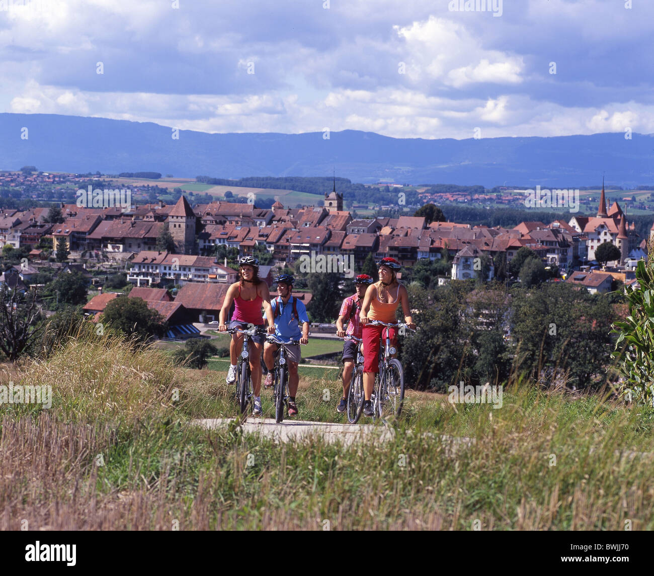 1900 Groupe d'été à bicyclette paysage paysage Avenches canton de Vaud Suisse Europe location vélo bik Banque D'Images