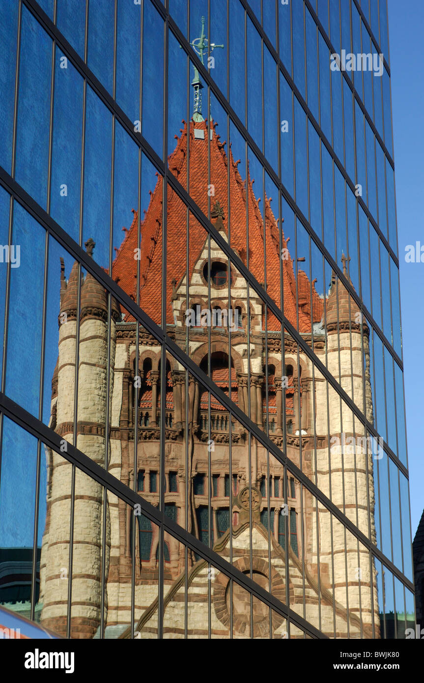 L'église Trinity Church façade façade verre réflexion moulder vieux contraste contraste opposition Boston Massach Banque D'Images