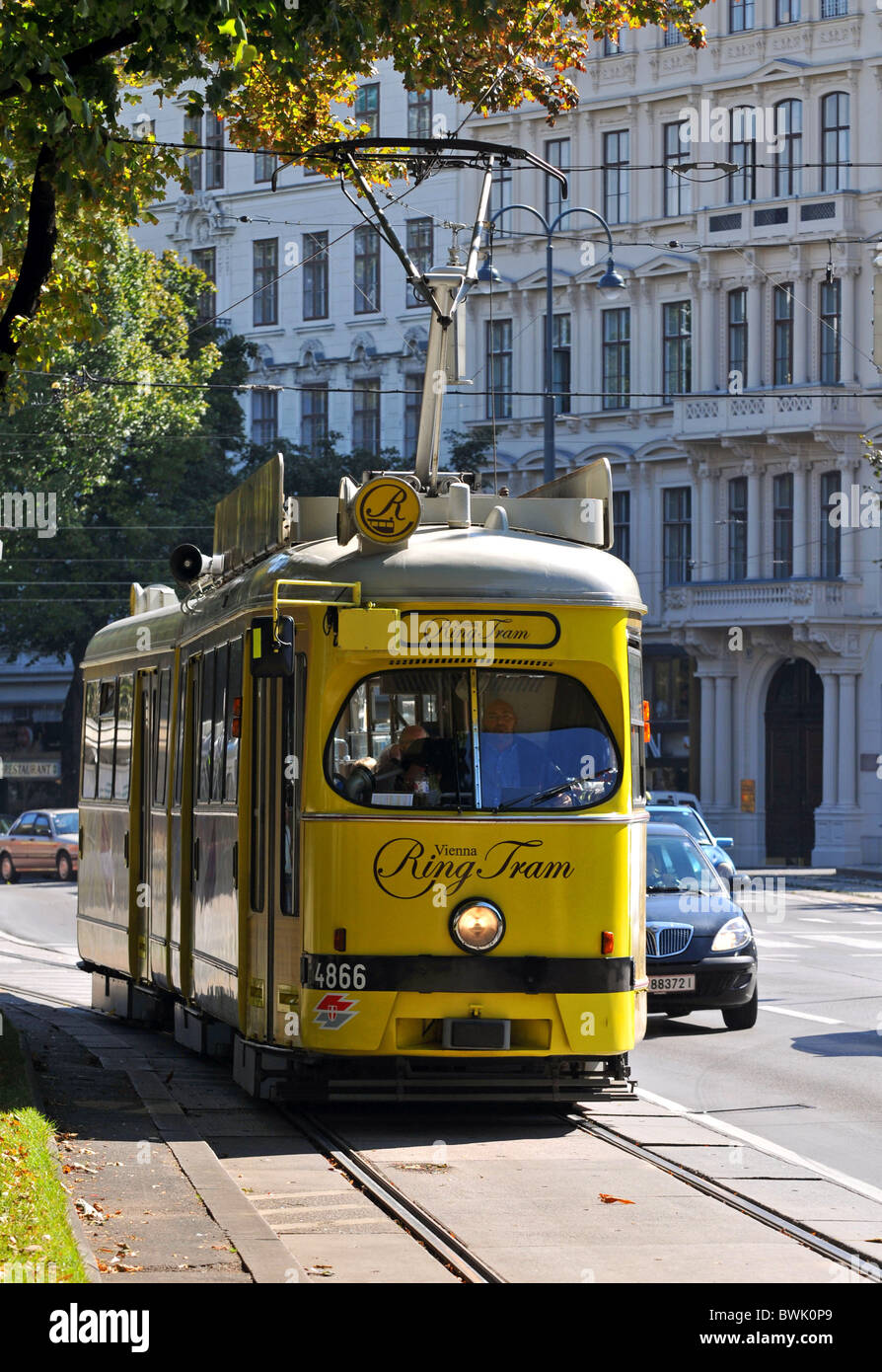 Tram touristique pour les excursions en ville est Ring Strasse, Vienne, Autriche Banque D'Images