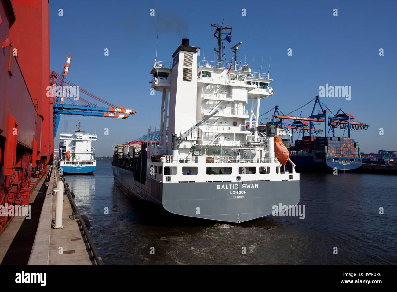 Portique à conteneurs, le port de Hambourg, Allemagne Banque D'Images