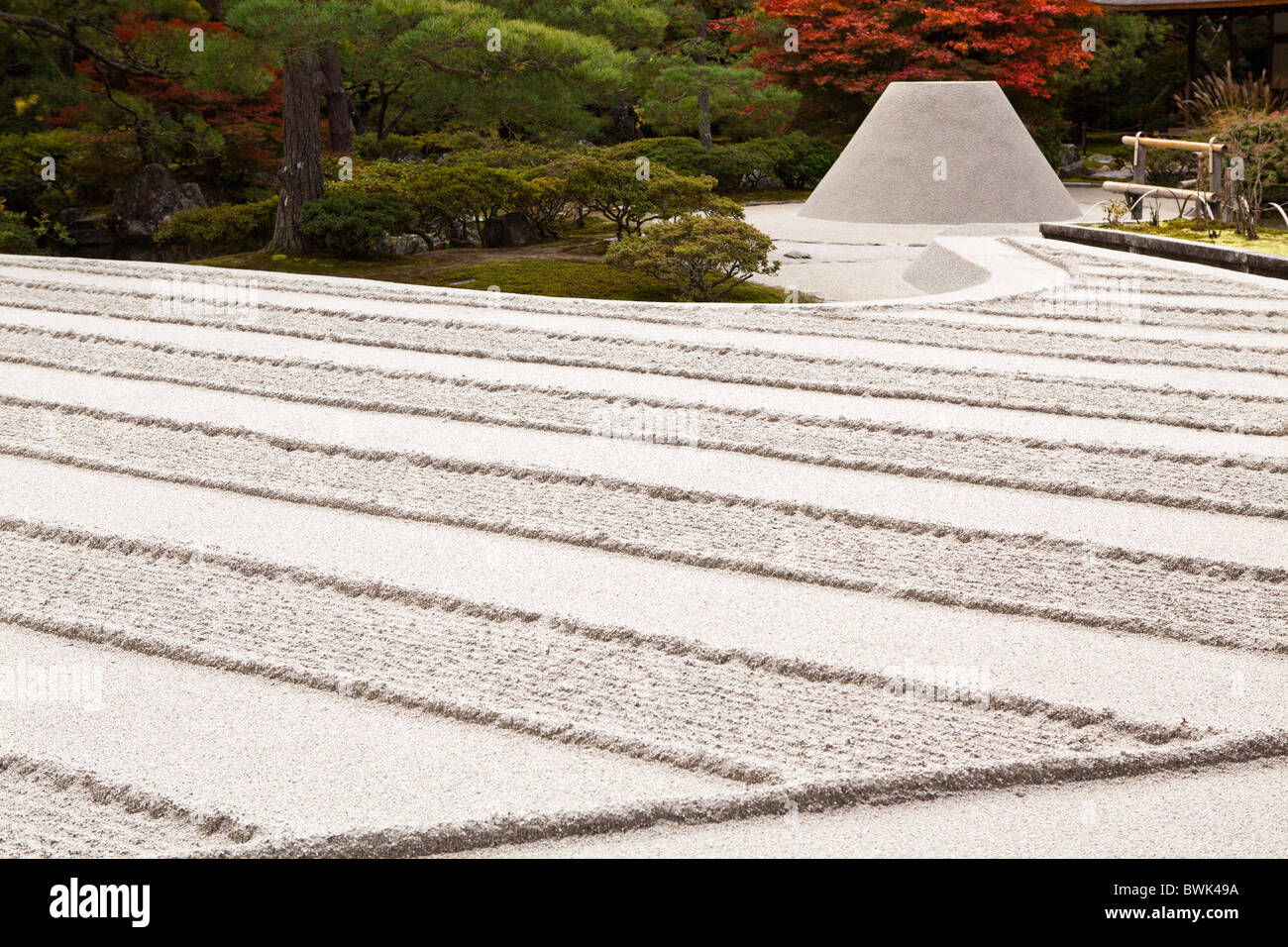 Ginkakuji du 'Temple du pavillon d'argent" l'un des plus célèbres de Kyoto jardins zen - le tas de sable représente le Mt Fuji Banque D'Images