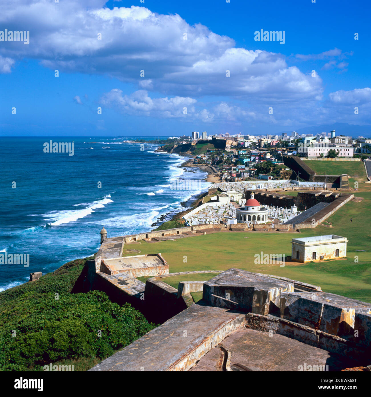 La Perla de la côte San Juan Puerto Rico ville forteresse ville mer des  Caraïbes Photo Stock - Alamy