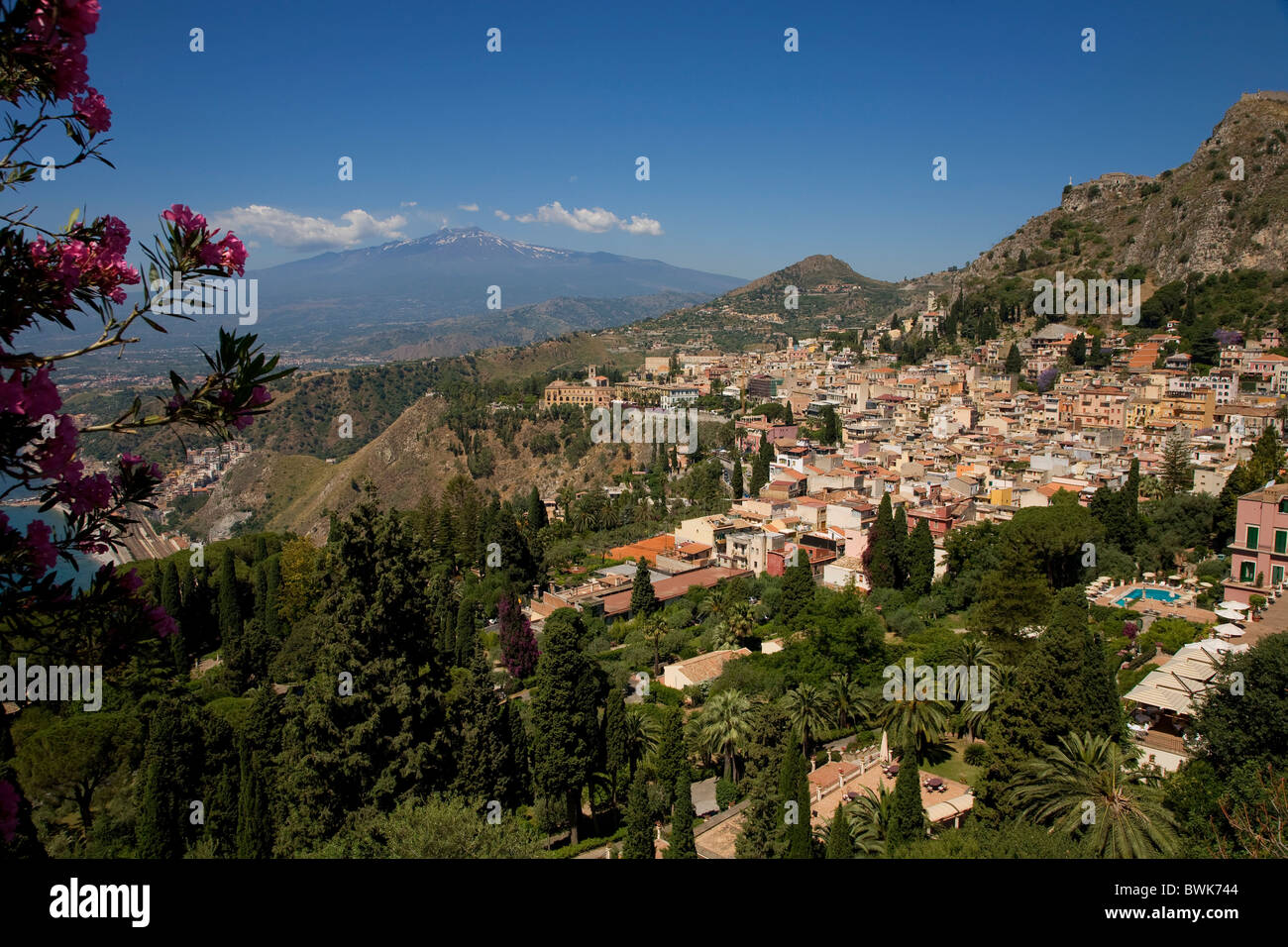 Vue depuis Taormina Etna, Taormine, province de Messine, Sicile, Italie, Europe Banque D'Images