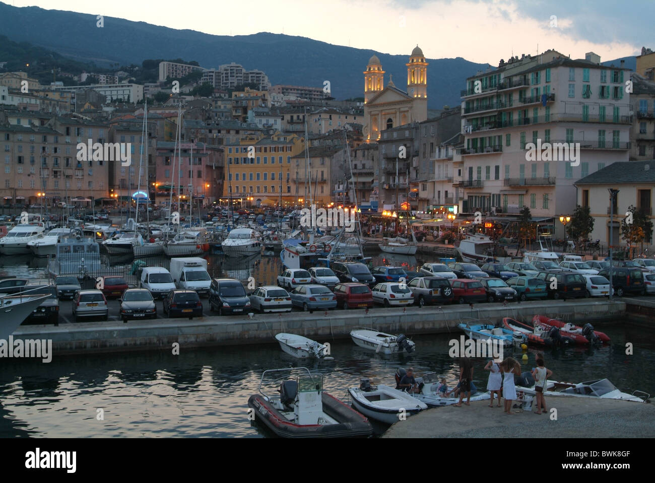 Corse Bastia harbour port vecchio bateaux crépuscule Terra Vecchia France Europe Europe la nuit nuit Banque D'Images