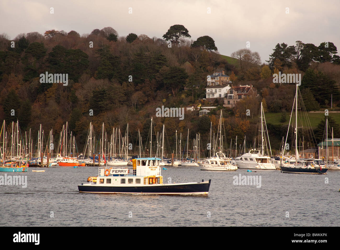 Ferry boat sur la rivière Dart de Dartmouth vers Kingswear, Dartmouth, Devon, Angleterre, Royaume-Uni. Banque D'Images