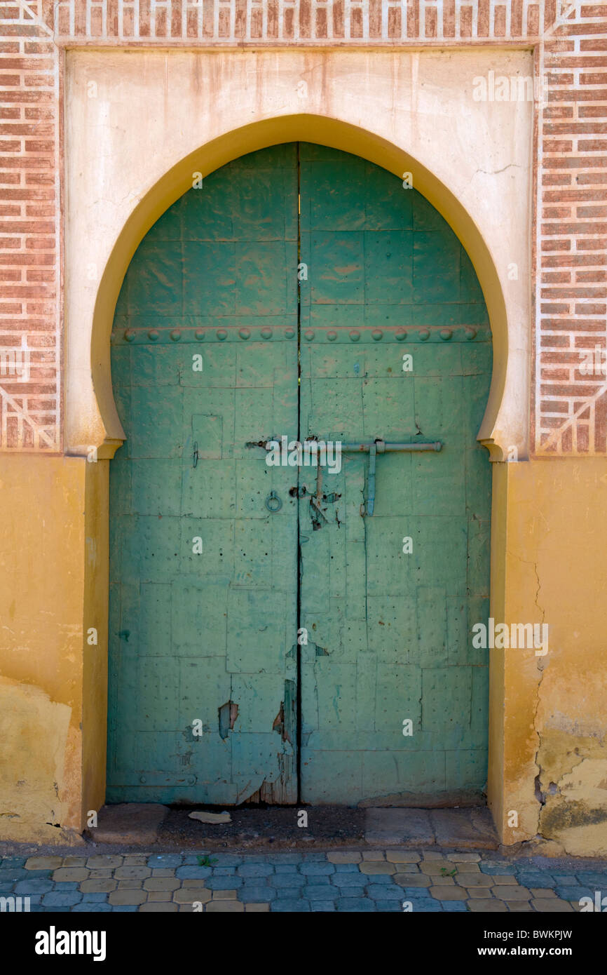 Portail marocain peint en vert Banque D'Images