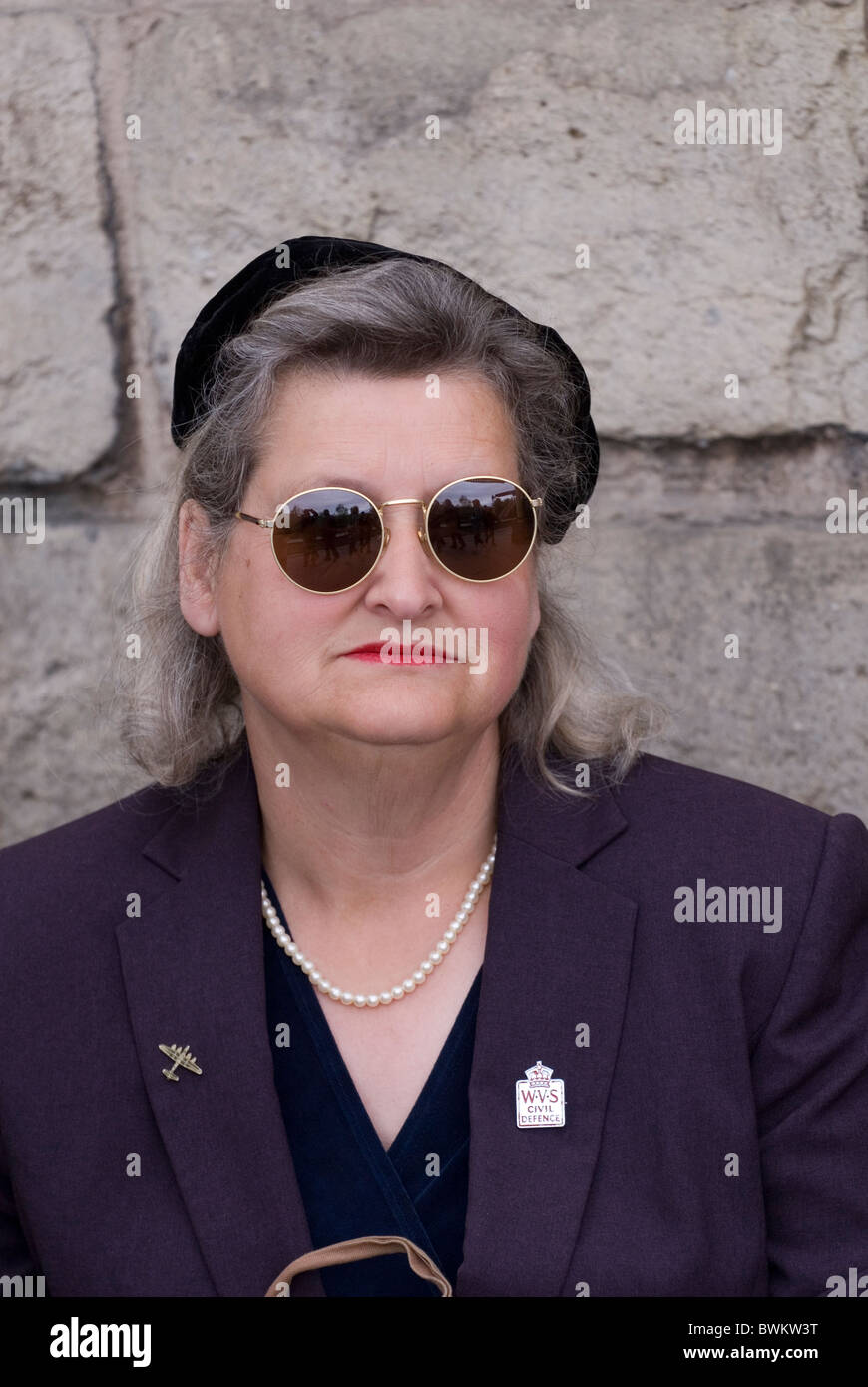 Portrait of a young woman in English style années 40 Banque D'Images