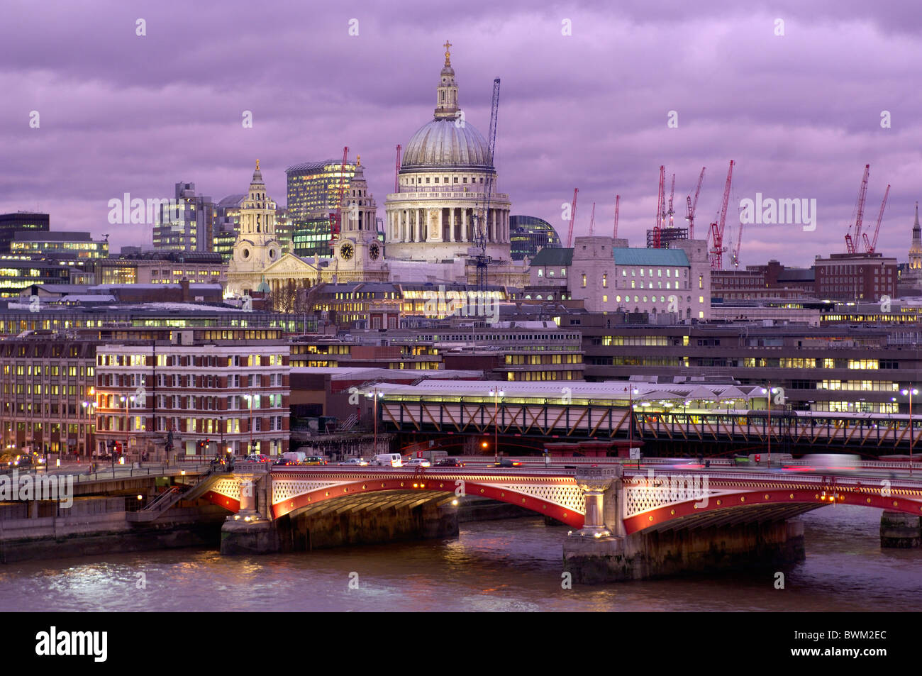 UK London Blackfriars Bridge St. Paul Cathedral City Grande-bretagne Europe Royaume-Uni Angleterre Europe Rive Banque D'Images