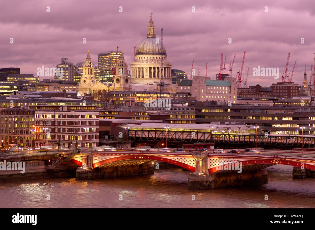 UK London Blackfriars Bridge St. Paul Cathedral City Grande-bretagne Europe Royaume-Uni Angleterre Europe Rive Banque D'Images