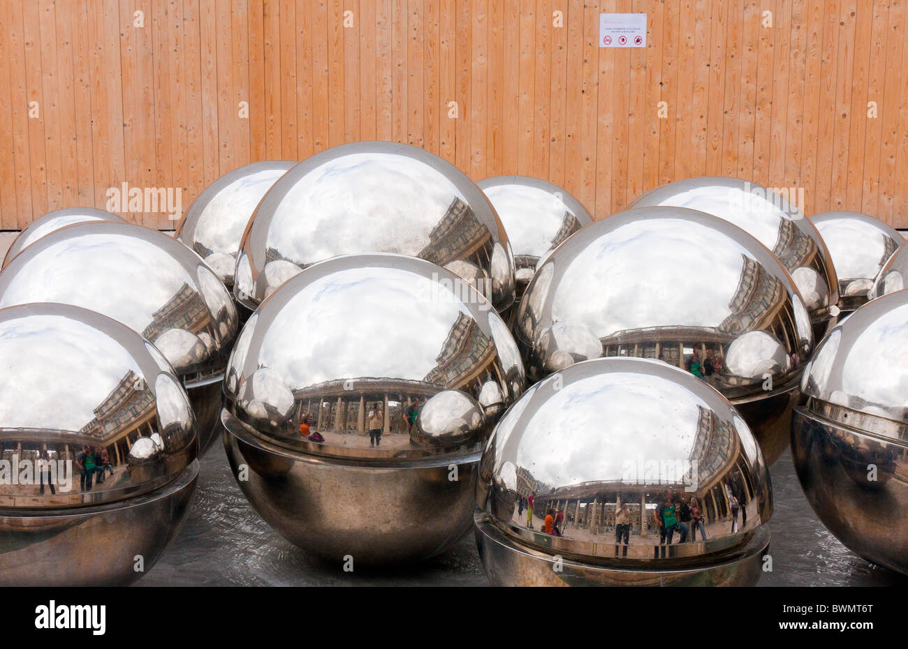 Silver Ball sculpture à Paris Royal Palaise Banque D'Images