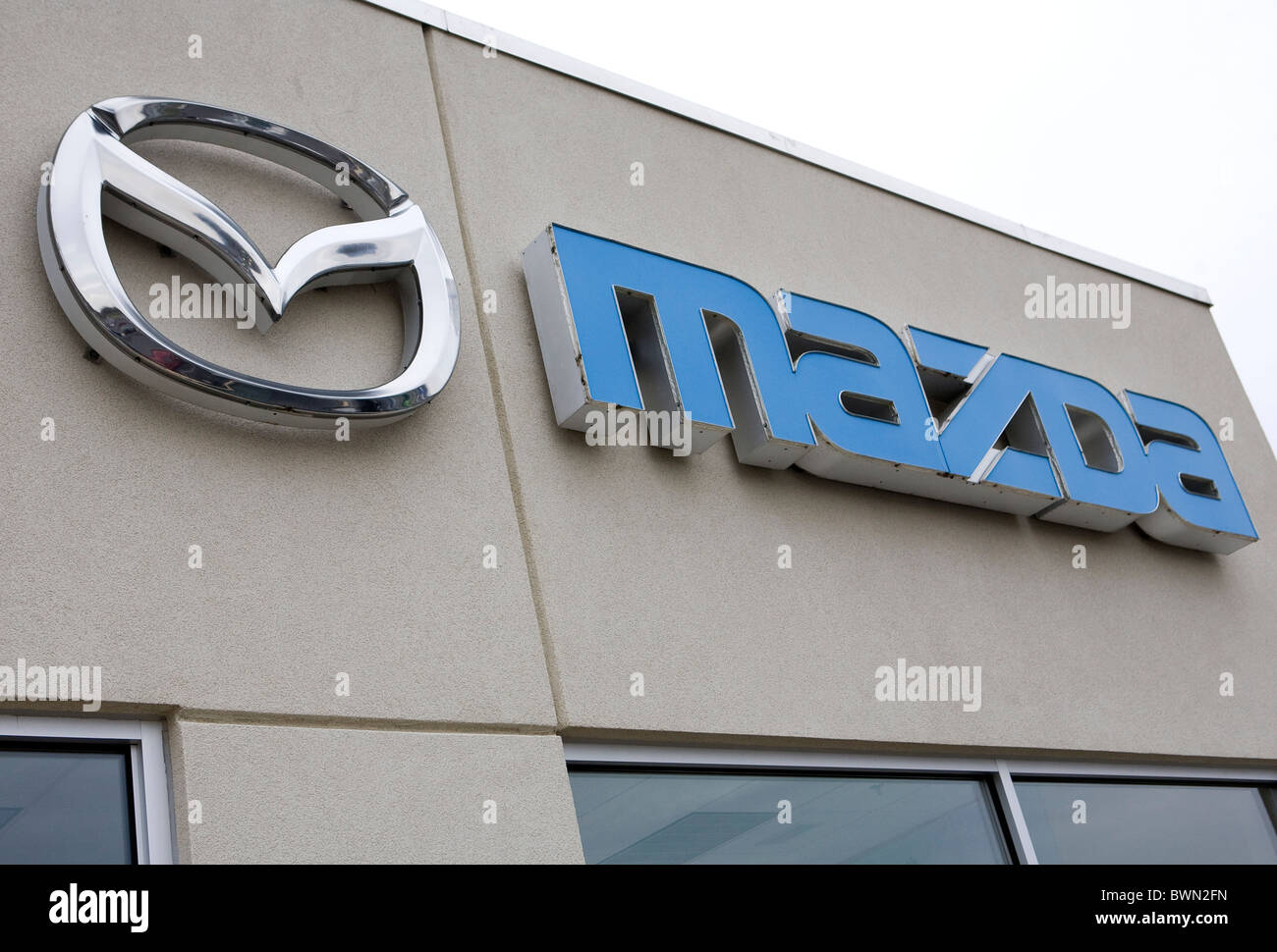 Un concessionnaire Mazda. Banque D'Images