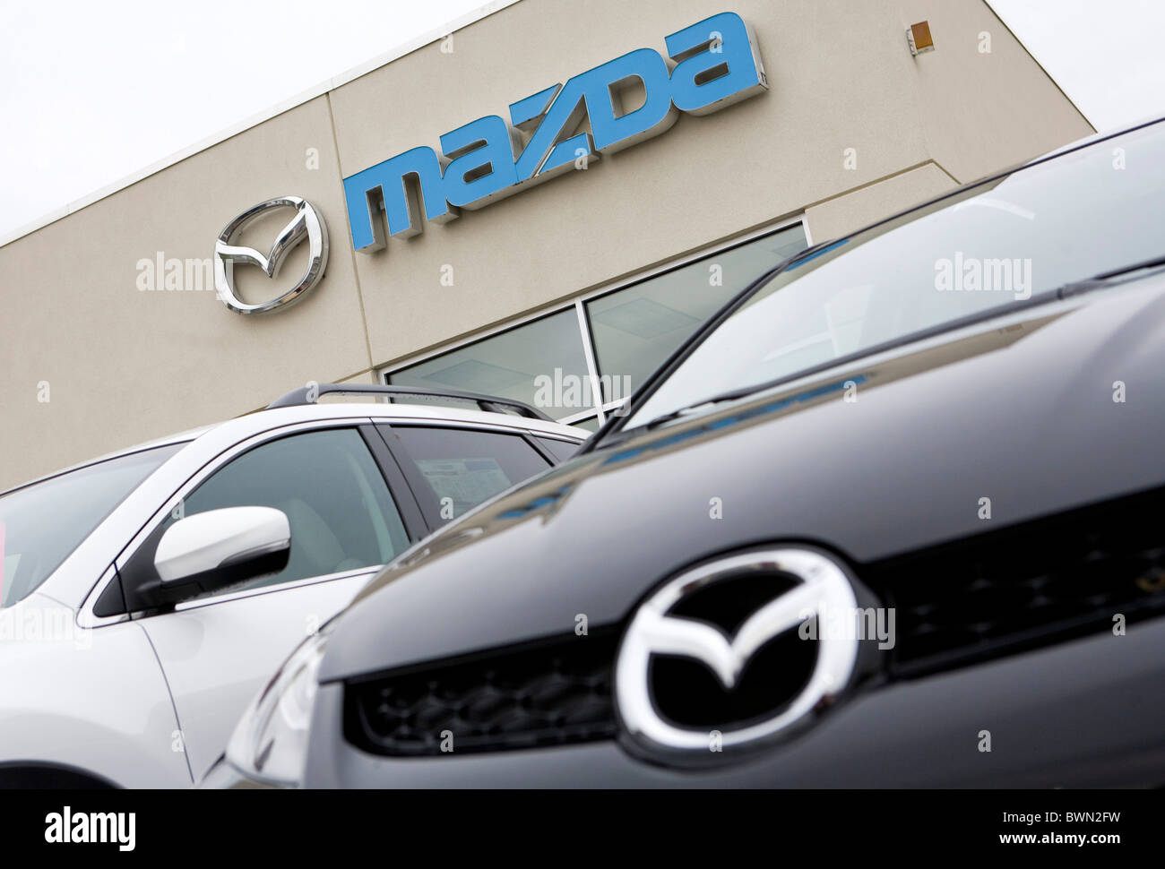 Un concessionnaire Mazda. Banque D'Images