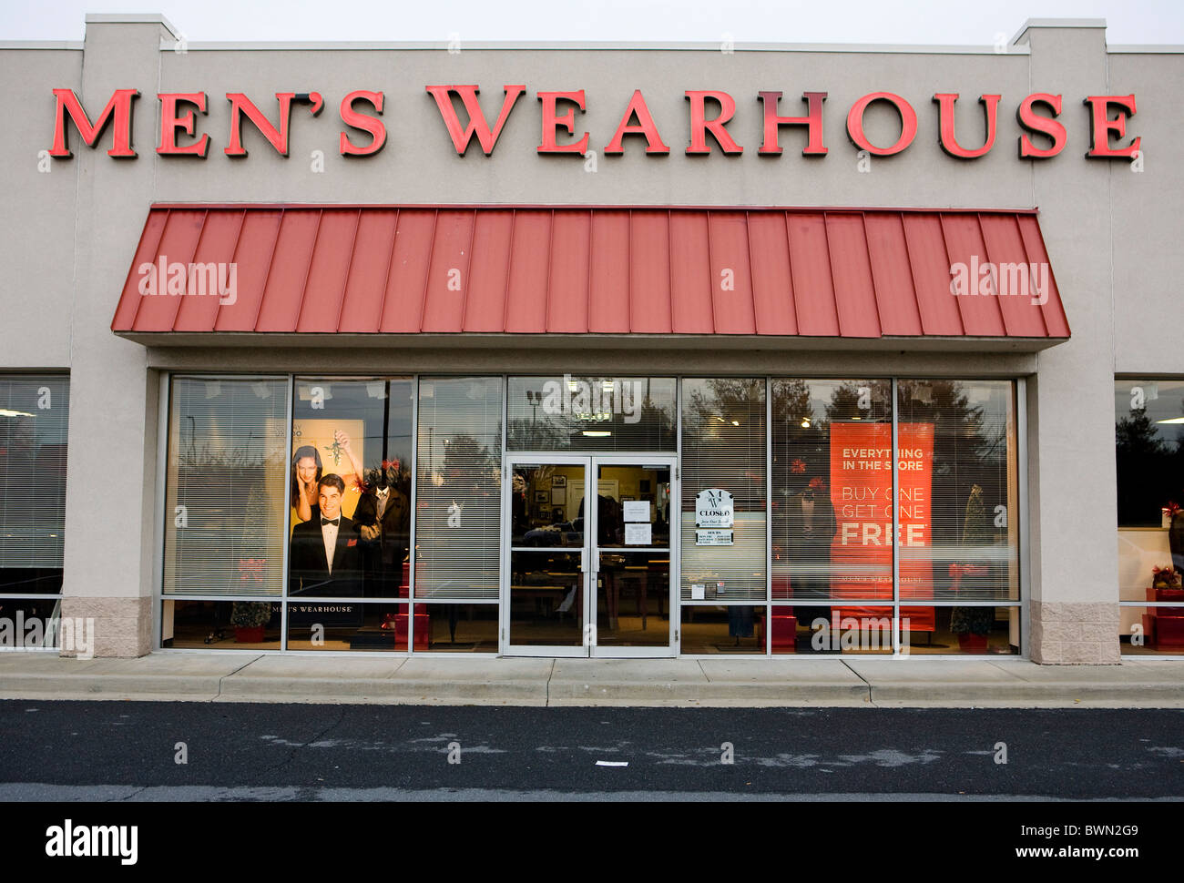 Un Men's Wearhouse clothing store. Banque D'Images