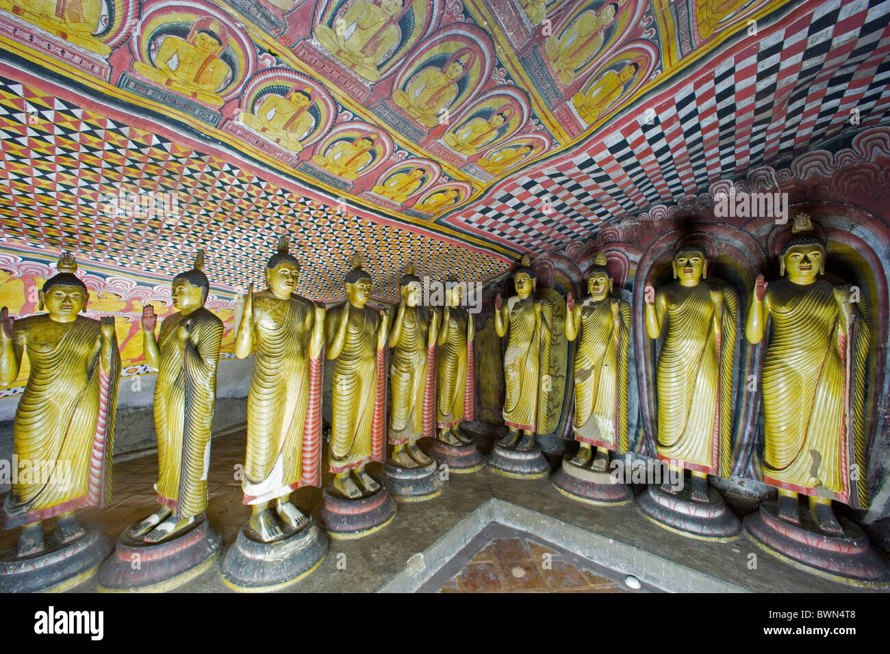 Asie Sri Lanka Dambulla Ville villes anciennes cave temple rock Temple Temple d'or site du patrimoine mondial de l'UNESCO Banque D'Images