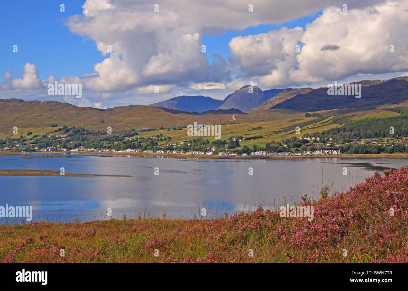 UK Ecosse Highland Wester Ross-shire Loch Carron et les montagnes de Walcourt Banque D'Images