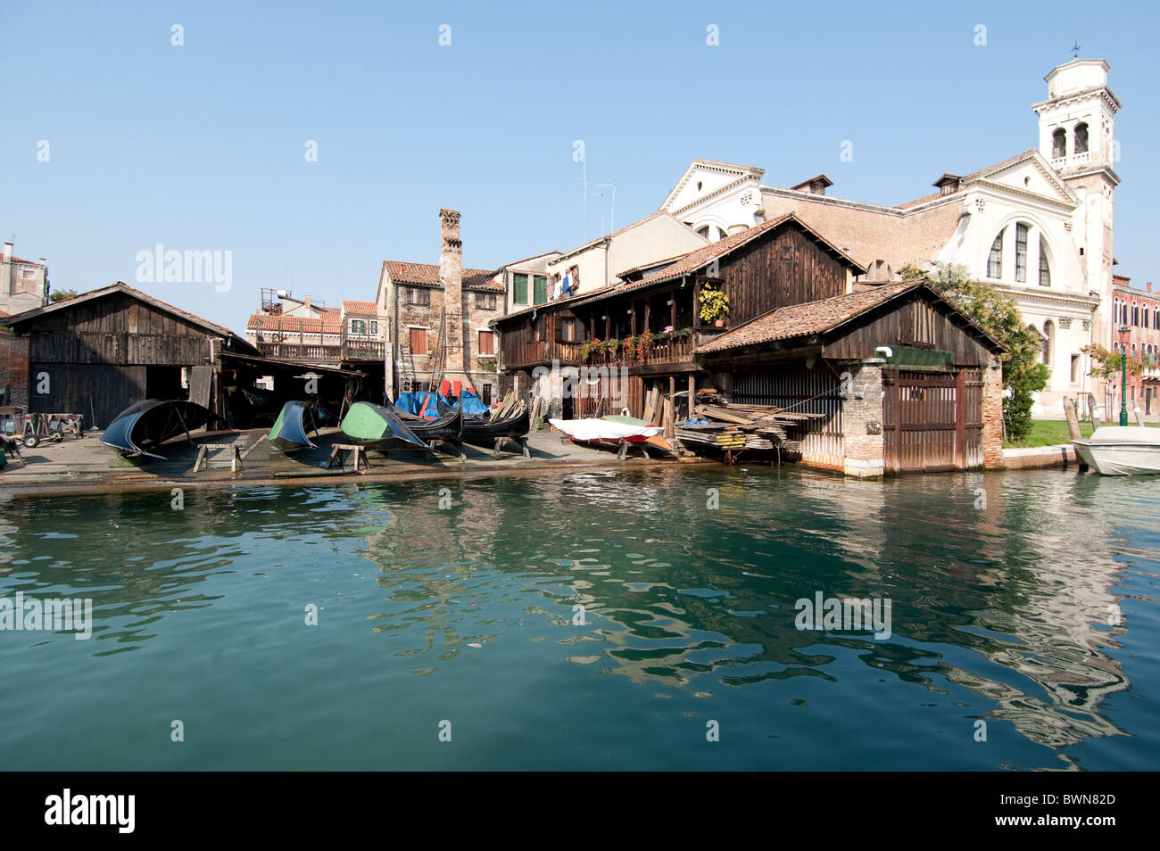 Usine gondole Squero di San Troverso Venise, Italie 2010 Banque D'Images