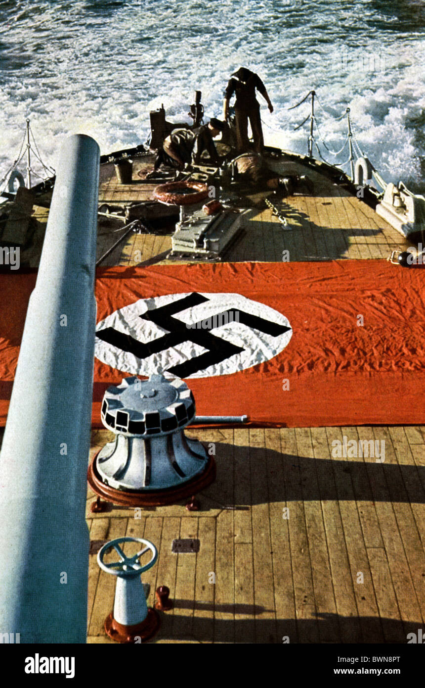 Seconde Guerre mondiale l'Allemagne nazie l'Europe battle ship stern WW2 navy marine Kriegsmarine bannière drapeau Wehrmacht Banque D'Images