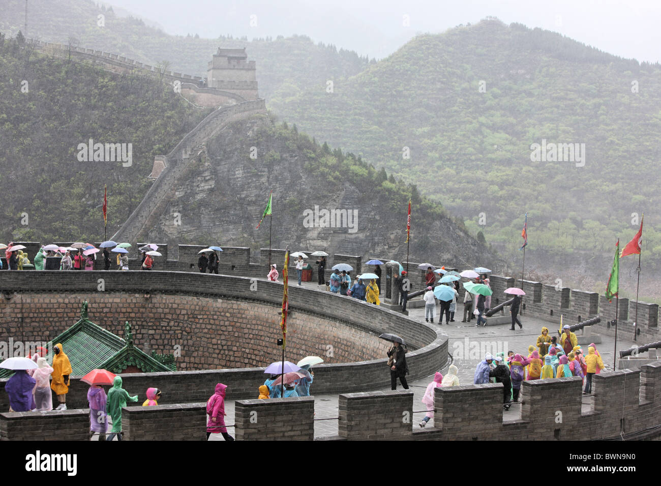 Asie Chine Grande Muraille de Chine Grande Muraille Avril 2008 site du patrimoine mondial de l'Asie des pluies acides les touristes Banque D'Images