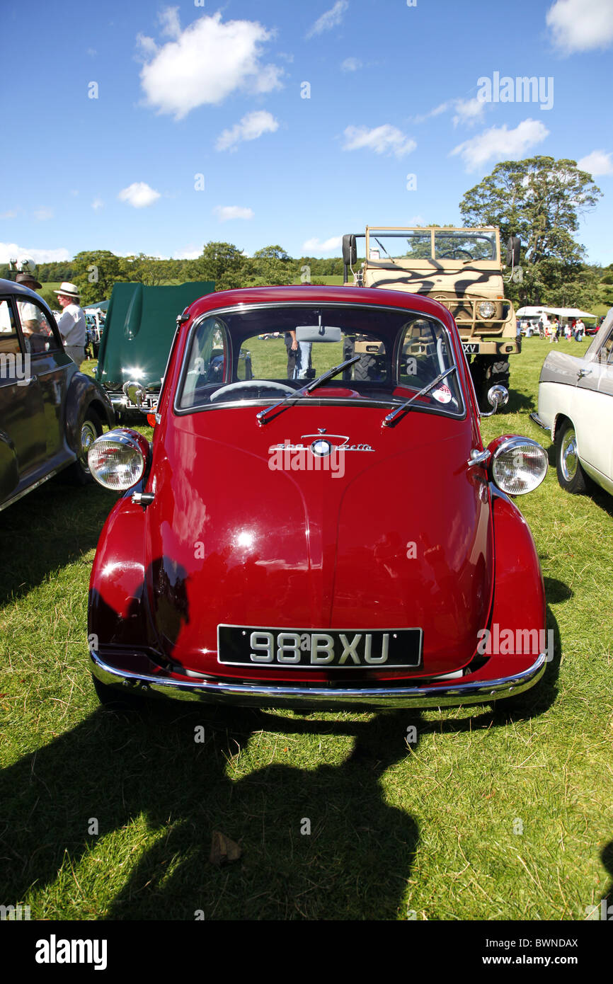 BMW ISETTA 300 VOITURE BULLE STAINDROP YORKSHIRE RABY CASTLE STAINDROP NORTH YORKSHIRE STAINDROP NORTH YORKSHIRE 22 Août 2010 Banque D'Images