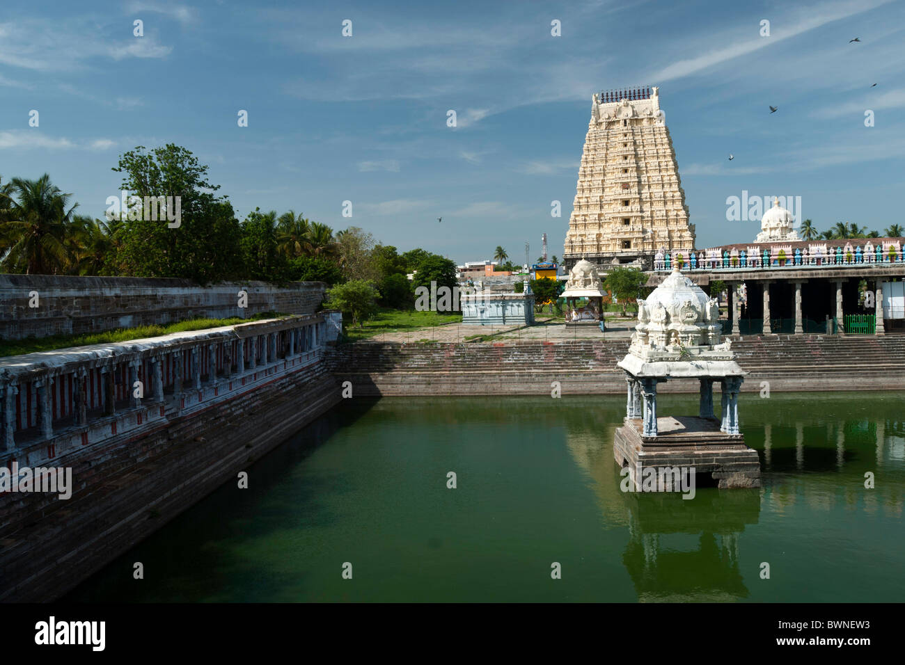 Le Temple Sri Ekambaranathar avec réservoir  ; représente la Terre (Prithvi),Linga Shiva;Saivite ; kanchipuram. Banque D'Images