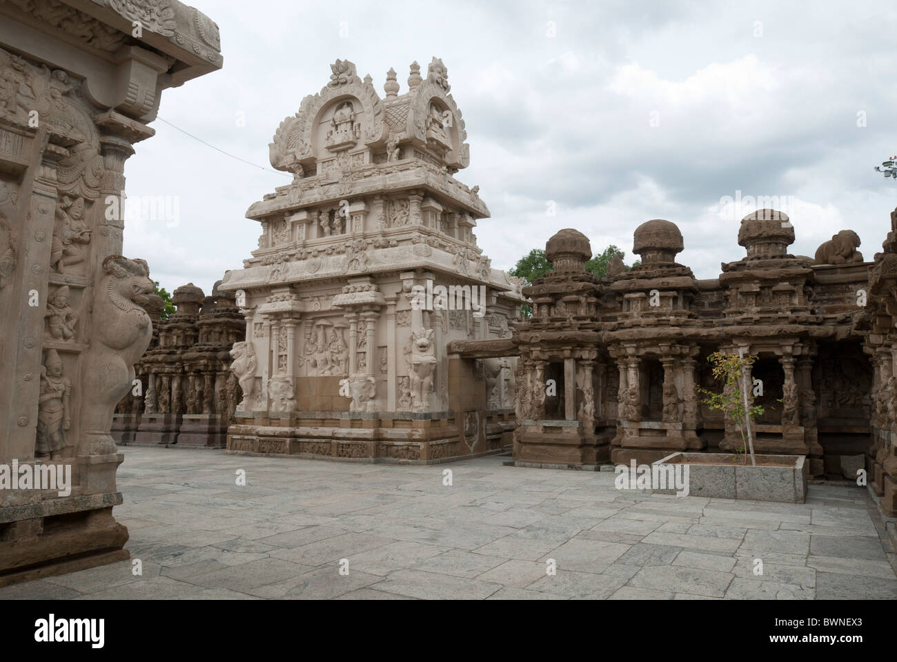 Le temple Kailasanatha;a été construit par les Pallavas au début du viiie siècle de notre ère. à kancheepuram ; Kanchipuram, Tamil Nadu, Inde. Banque D'Images