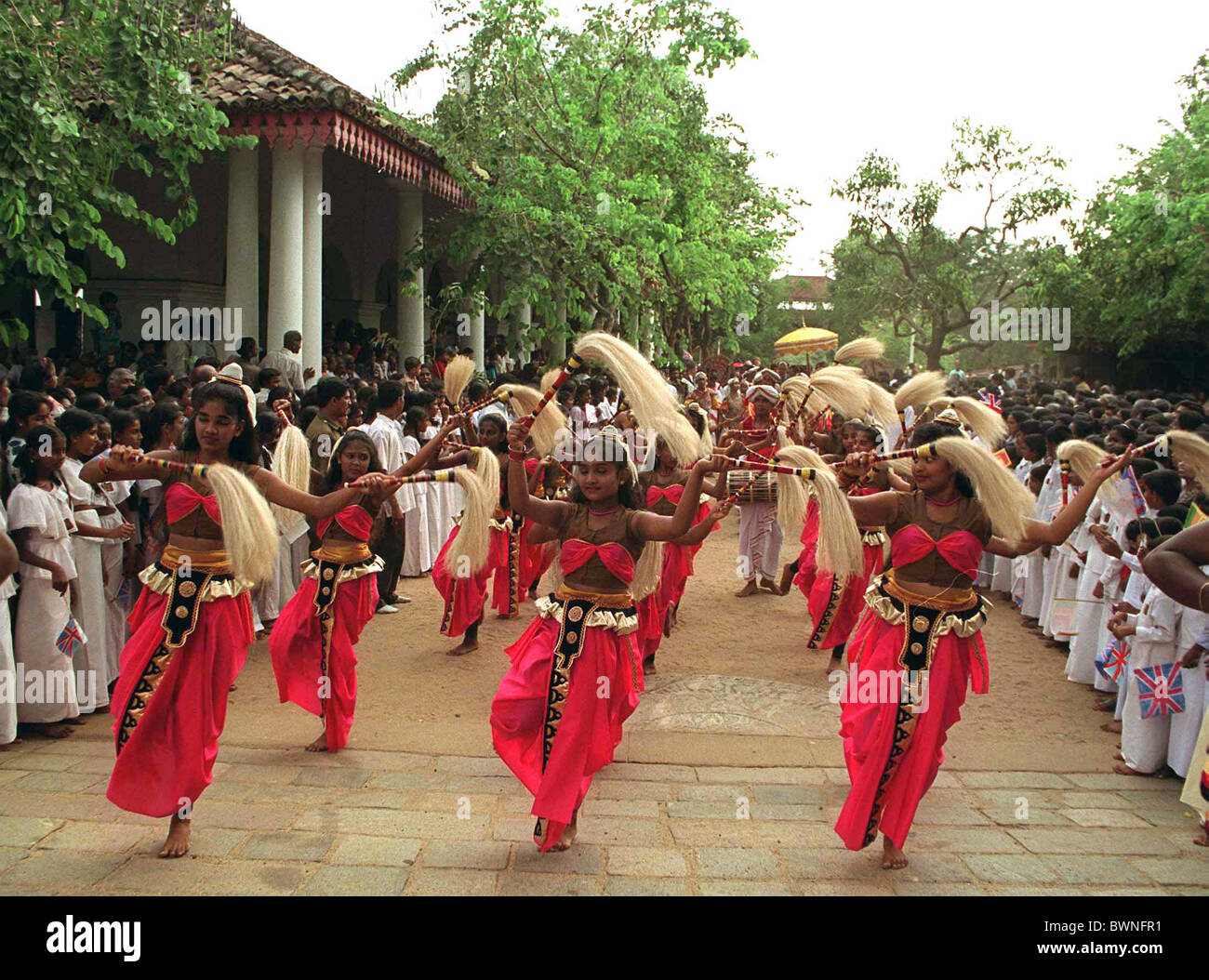 Danseuses À LA Raja Maha Vihara bouddhiste TEMPLE EN ARCHÉOLOGIE, SRI LANKA Banque D'Images