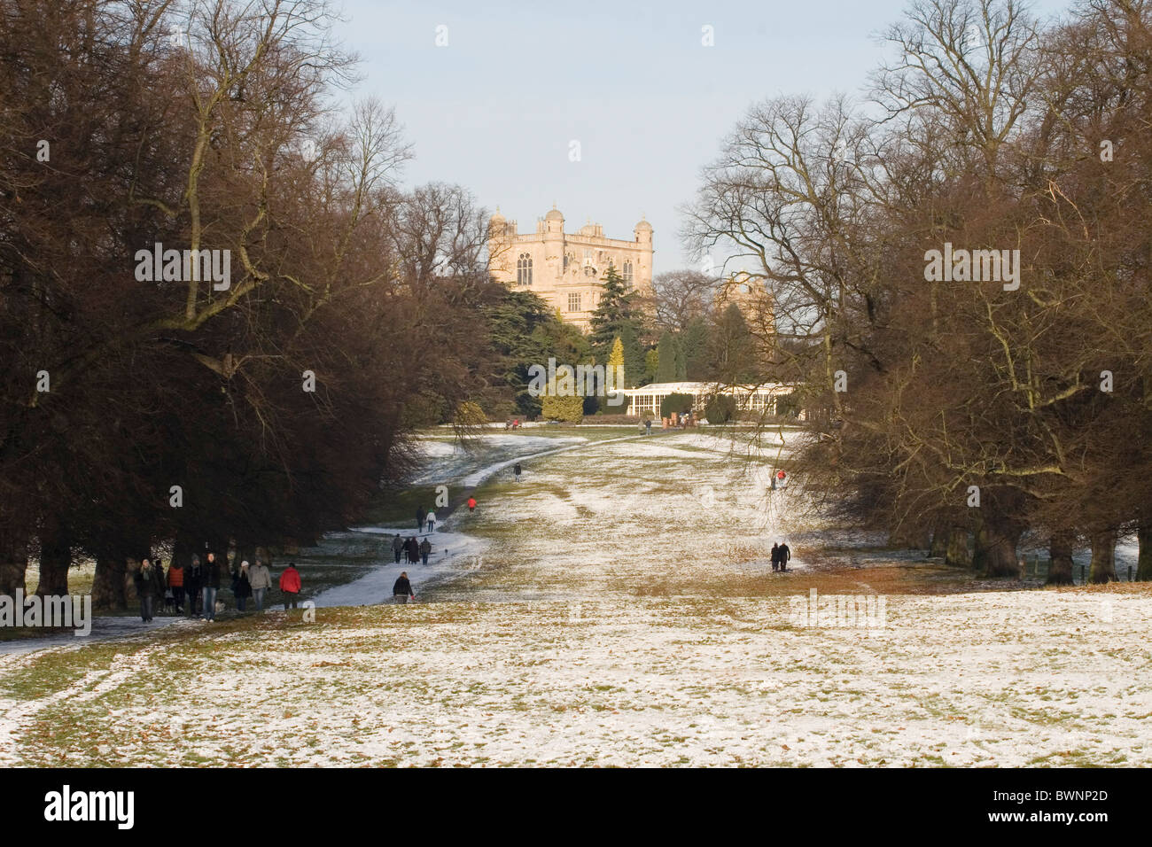 Avec la communauté de Wollaton Hall gardens au premier plan sur un jour hivers Nottingham England UK Banque D'Images