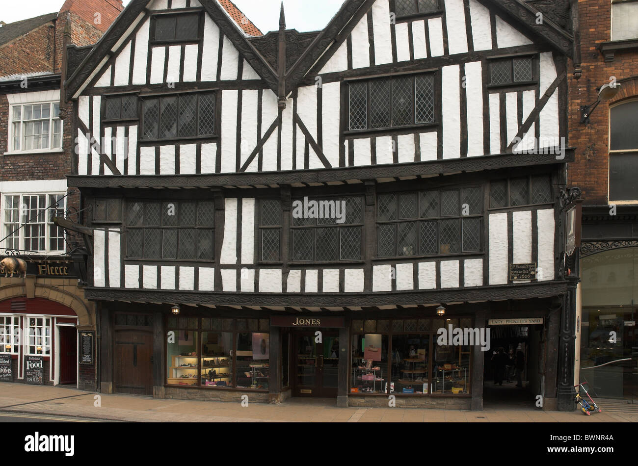 Bâtiment Tudor traditionnel à York, North Yorkshire, UK Banque D'Images