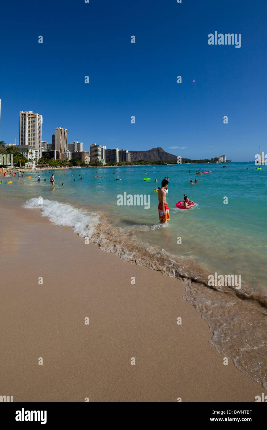 La plage de Waikiki, Honolulu, Oahu, Hawaii Banque D'Images