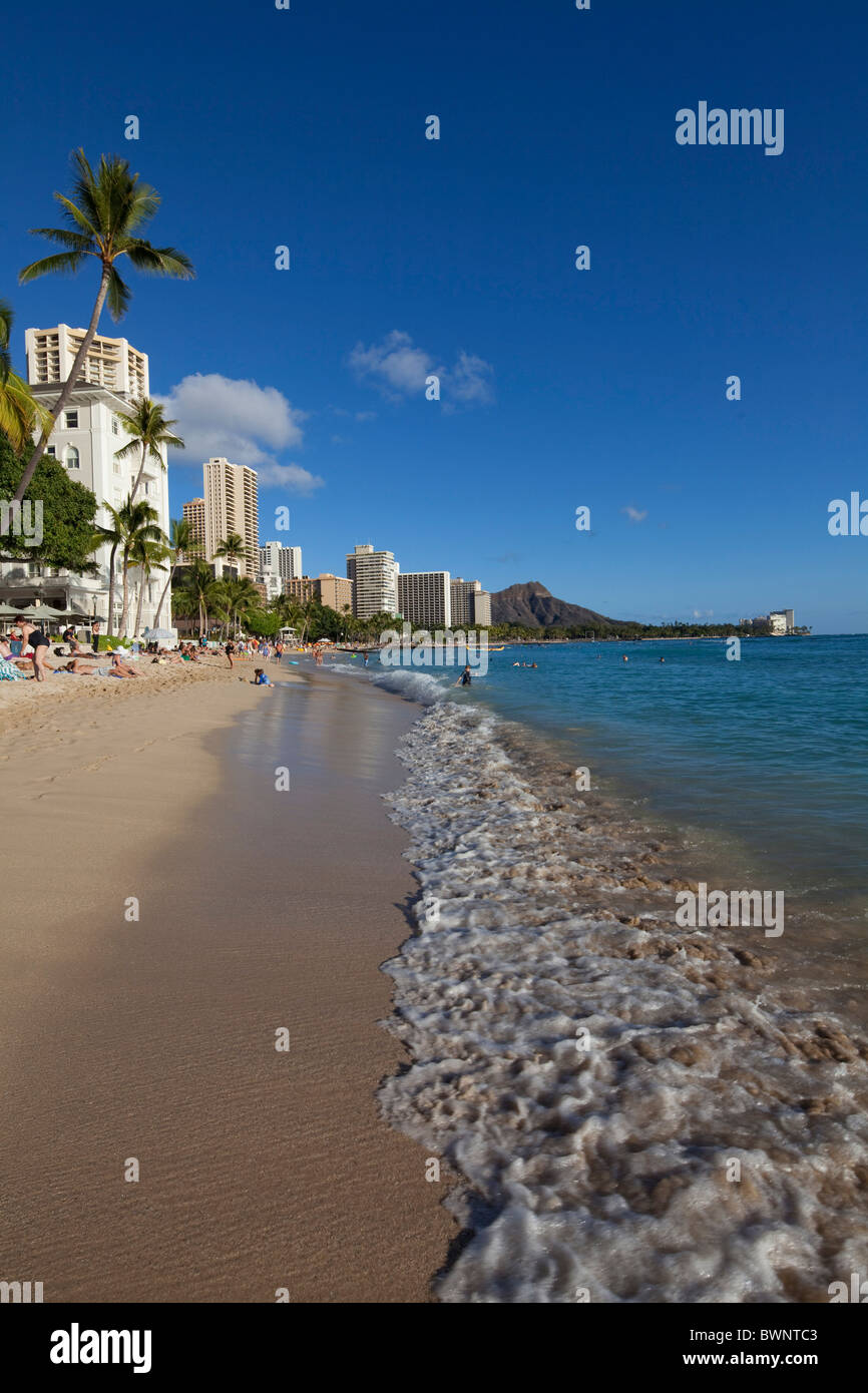 La plage de Waikiki, Honolulu, Oahu, Hawaii Banque D'Images