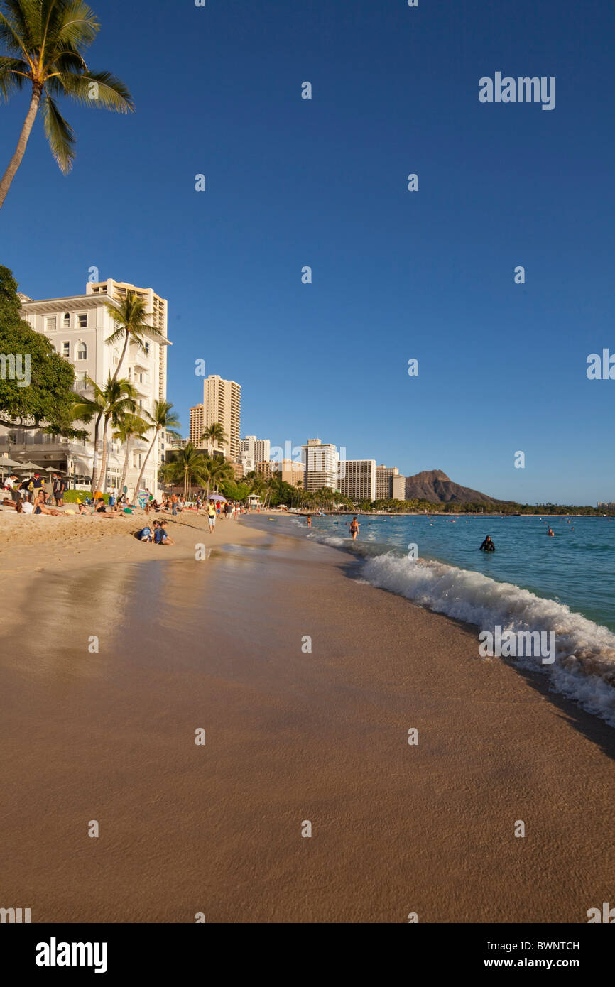 La plage de Waikiki, Honolulu, Oahu, Hawaii Banque D'Images