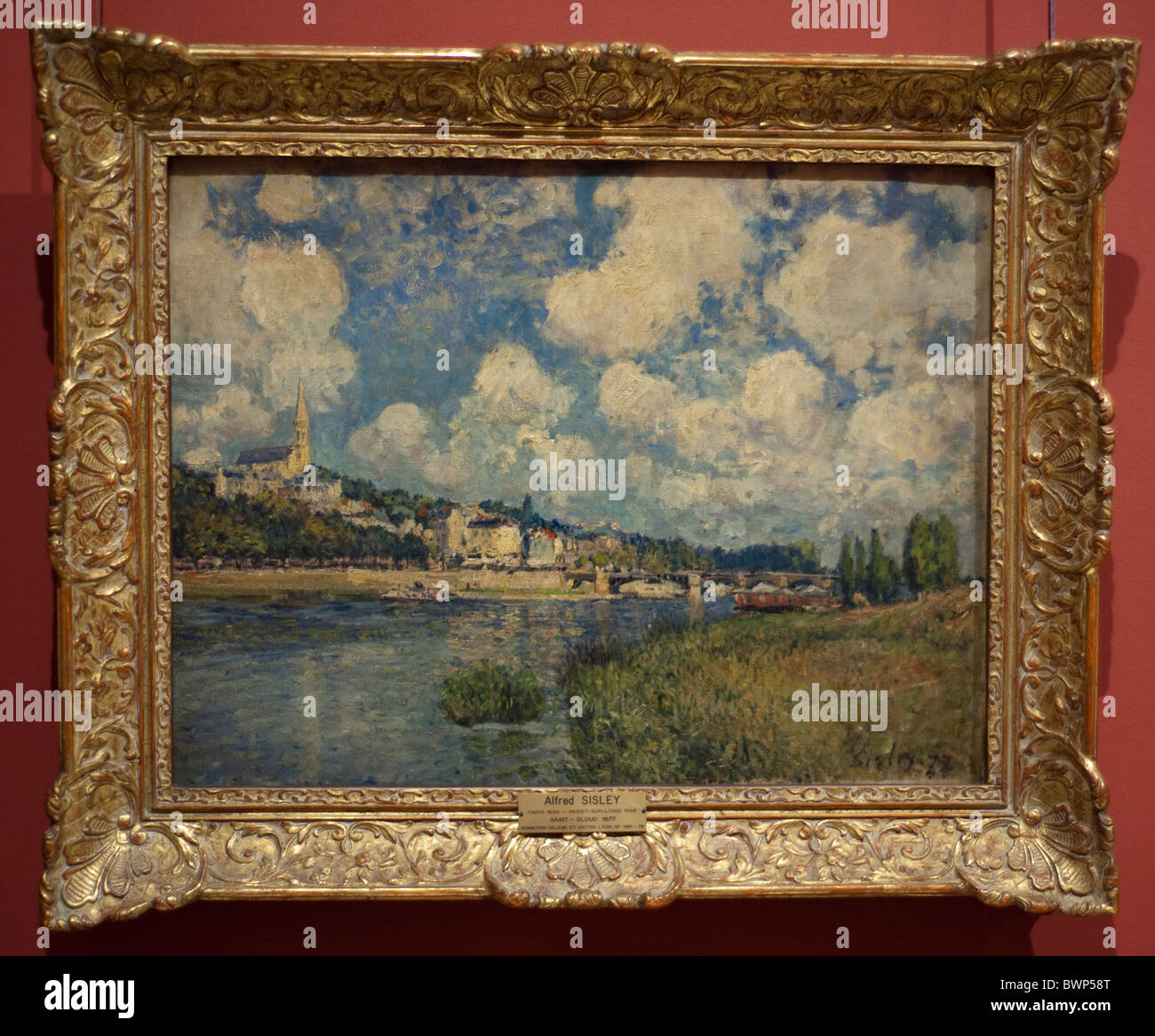 Paris, France, Musée du Louvre, de peintures impressionnistes français, à l'affiche dans la galerie d'Art, 'Saint-Cloud' par Alfred Sisley Banque D'Images