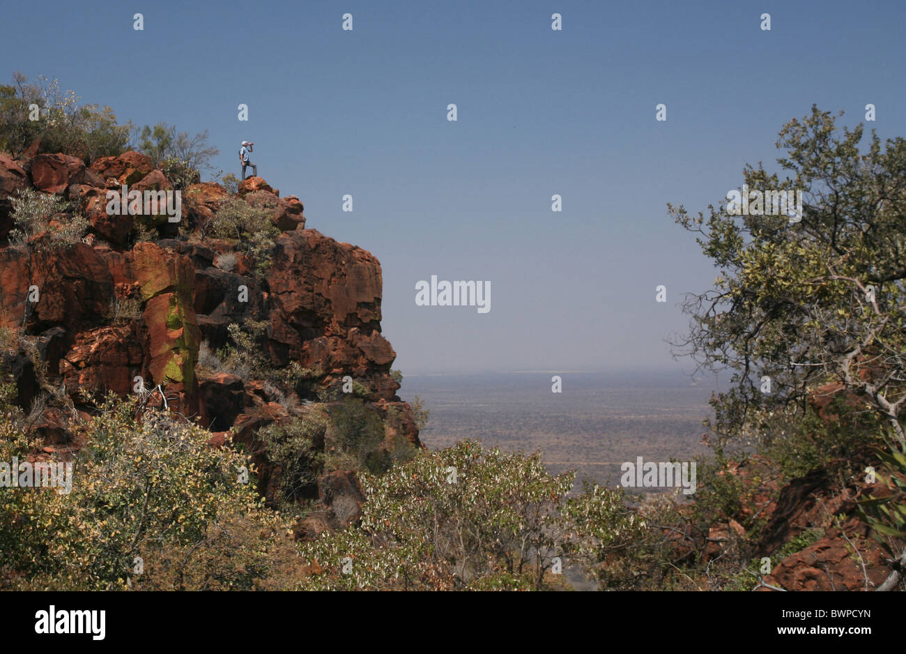 La Namibie Afrique du Sud Été 2007 Waterberg montagne montagnes nature paysage rock man une personne standi Banque D'Images