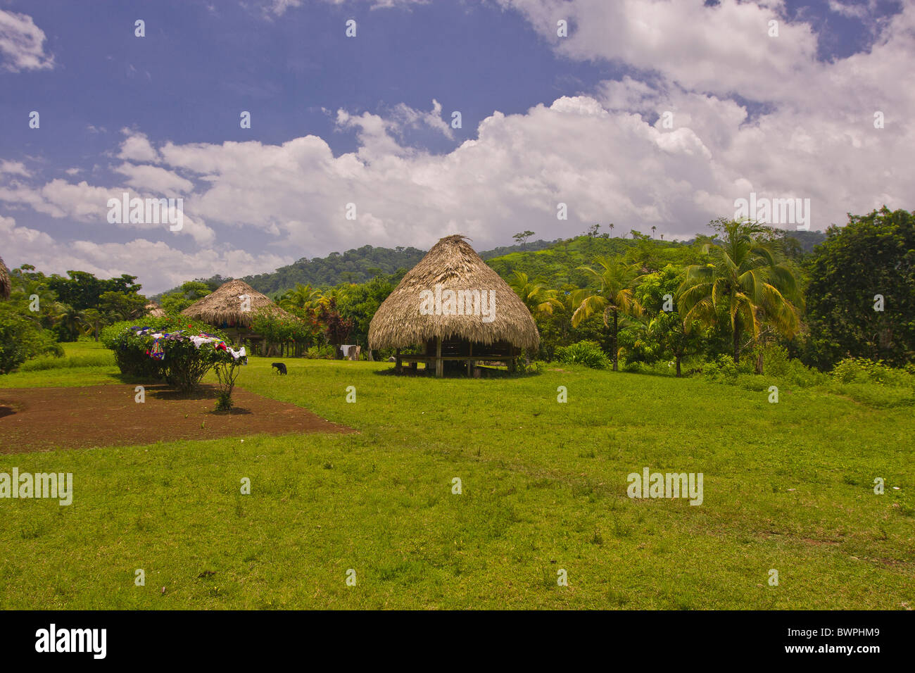 Lac BAYANO, PANAMA - village, Comarca Kuna de Madungandi territoire autochtone. Banque D'Images