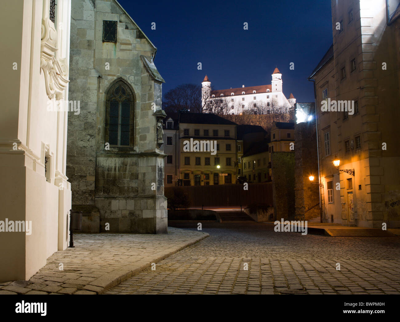 Bratislava - Château de la cathédrale en soir Banque D'Images